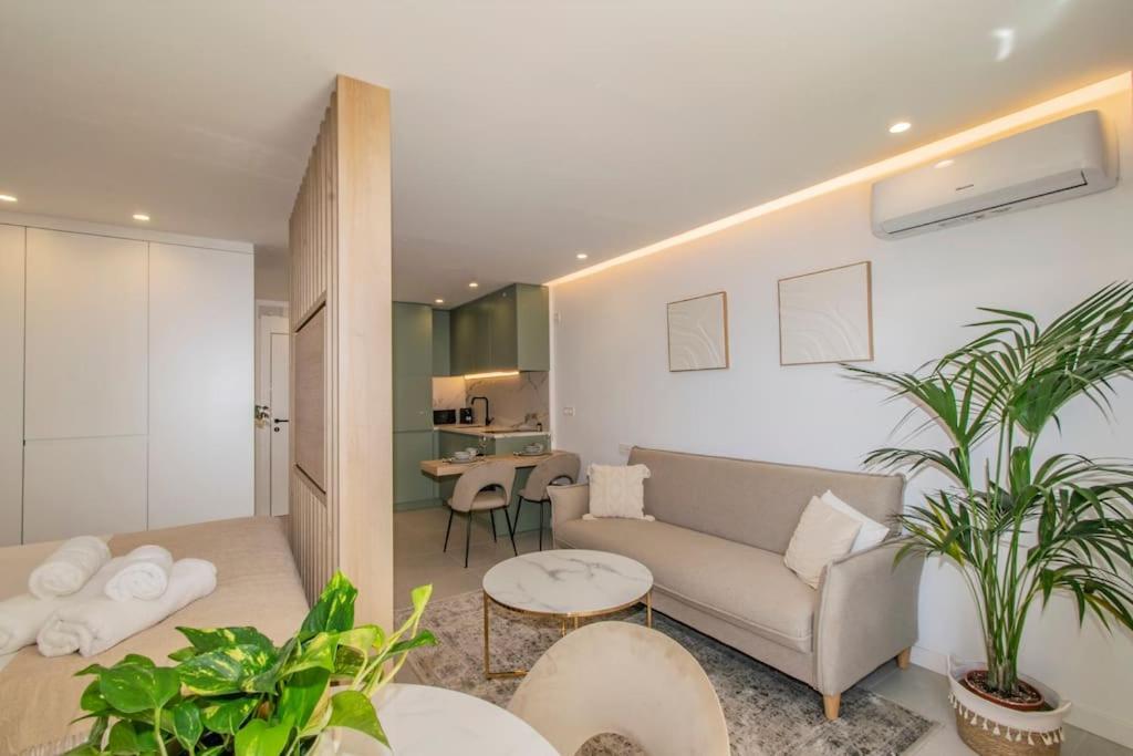 Apartemen & Center