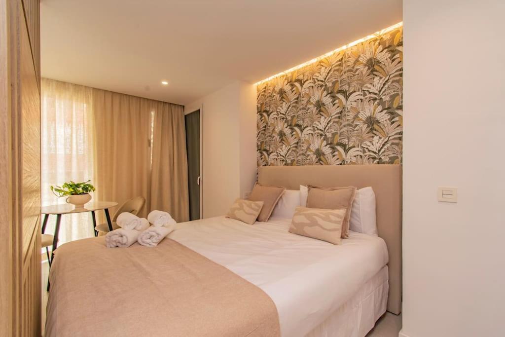 Apartment & Center *