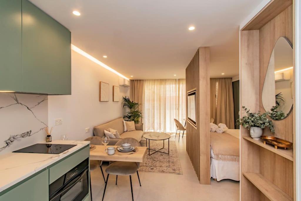 & Center Marbella