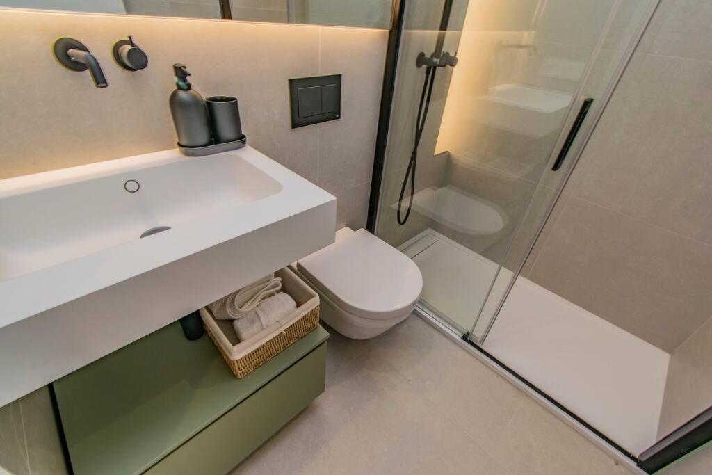 & Center Apartment *