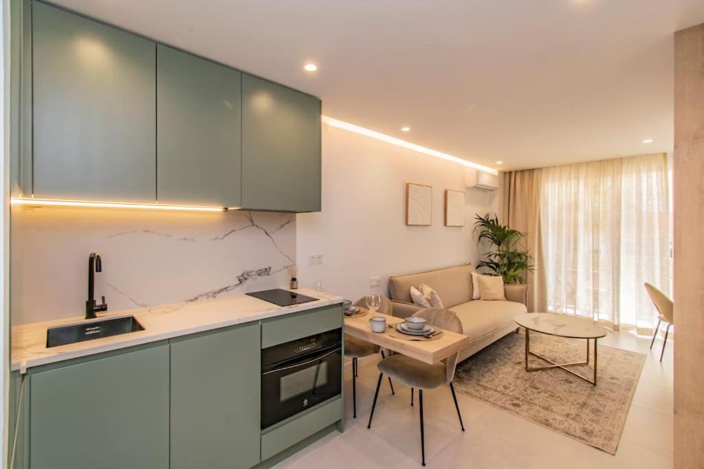 Apartment & Center