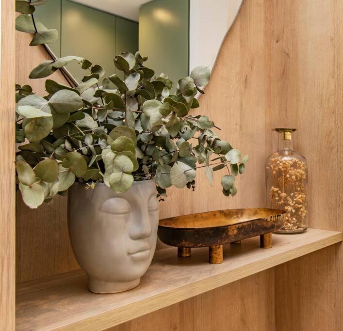 & Center Apartment *